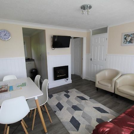 Relaxing Chalet On Popular California Sands Short Stroll To Beach, Nr Norfolk Broads & Great Yarmouth Scratby Esterno foto