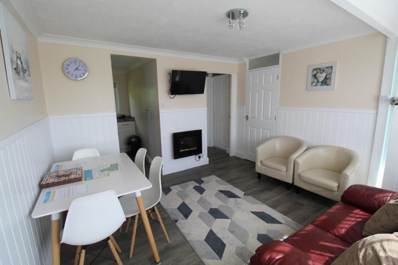Relaxing Chalet On Popular California Sands Short Stroll To Beach, Nr Norfolk Broads & Great Yarmouth Scratby Esterno foto